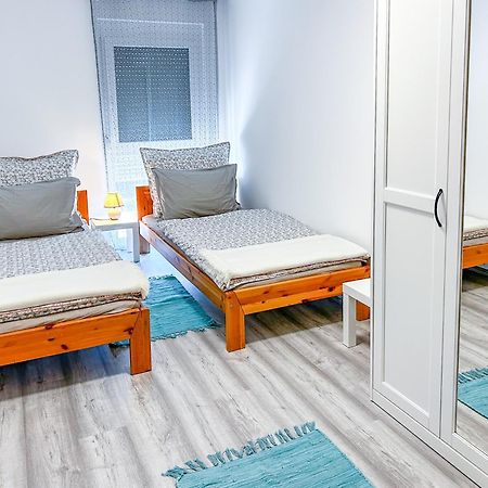Komfort Home Bursport Bt. Haz Балатонфеньвеш Экстерьер фото